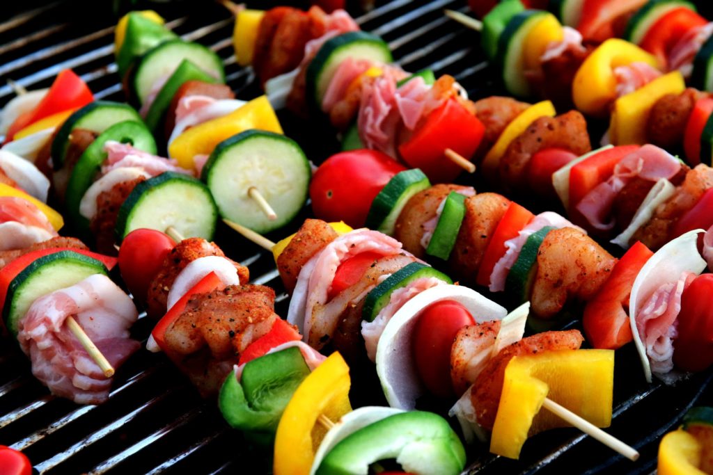 Yesterday I got to thinking, though, and decided I could probably re-create something like a stir fry on my outdoor grill as a Shish Kabob.